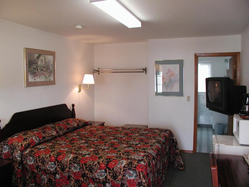 Valley Inn - Lebanon Oregon Room photo
